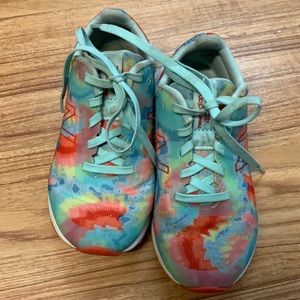 Great UC New Balance girls size 13 sneakers.m